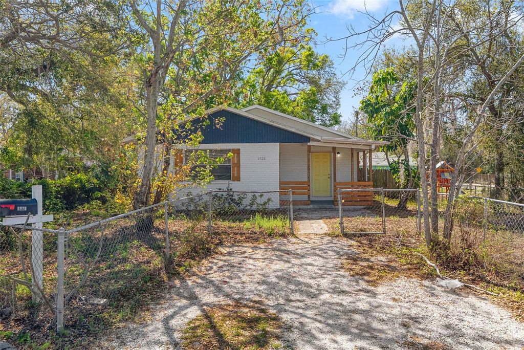 Image 1 of property listing at 4926 HAINES ROAD N, St Petersburg, FL 33714