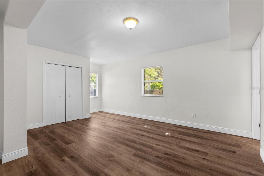 Image 14 of property listing at 4926 HAINES ROAD N, St Petersburg, FL 33714