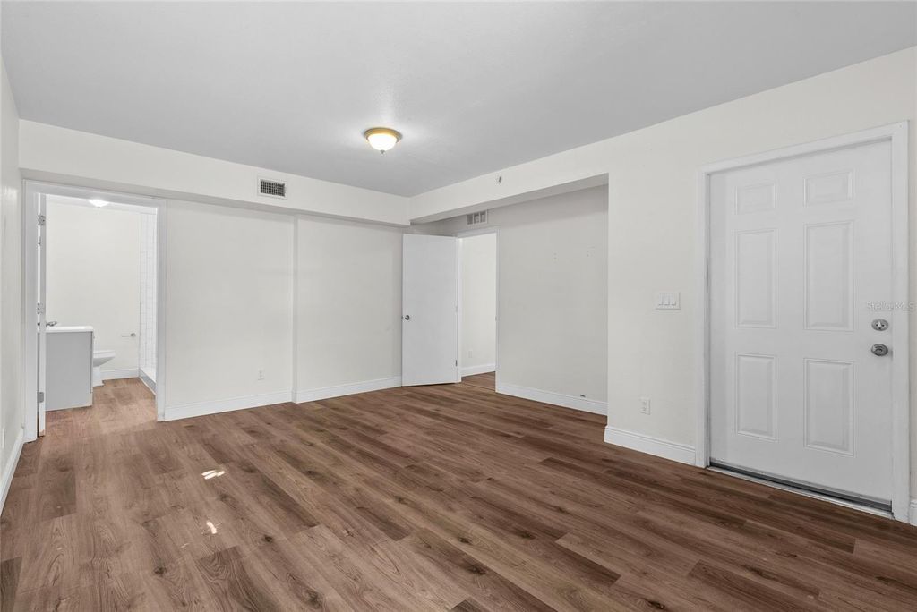 Image 16 of property listing at 4926 HAINES ROAD N, St Petersburg, FL 33714