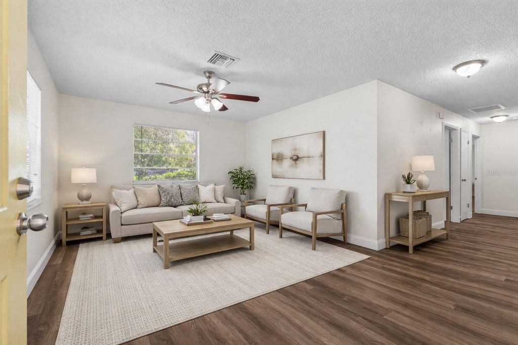 Image 3 of property listing at 4926 HAINES ROAD N, St Petersburg, FL 33714