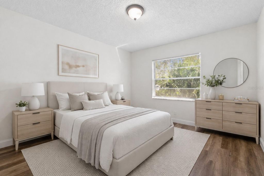 Image 21 of property listing at 4926 HAINES ROAD N, St Petersburg, FL 33714