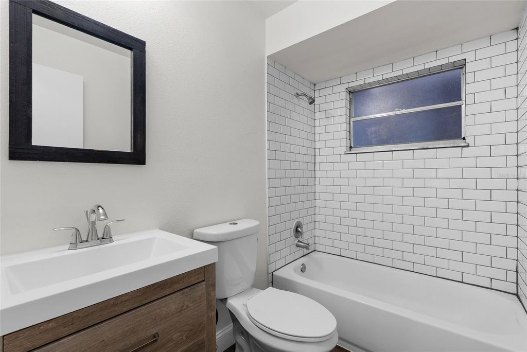 Image 23 of property listing at 4926 HAINES ROAD N, St Petersburg, FL 33714