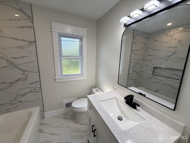 684 West Avenue, Sewaren, NJ 07077
