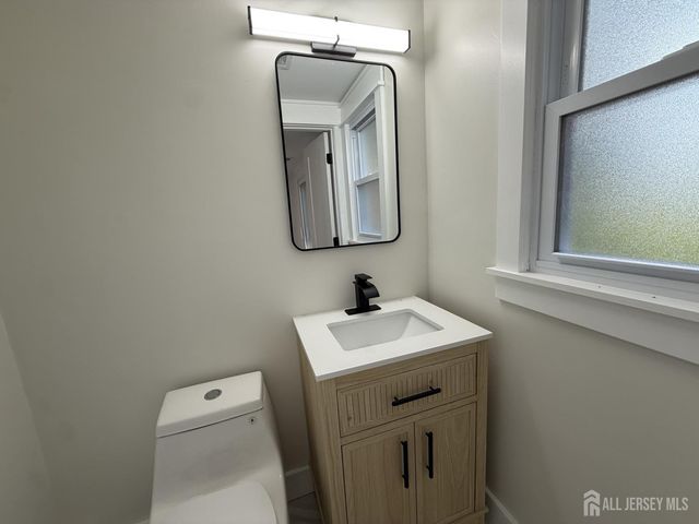 684 West Avenue, Sewaren, NJ 07077