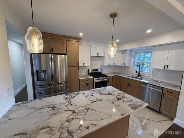 684 West Avenue, Sewaren, NJ 07077