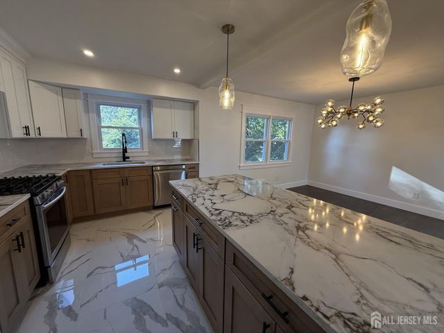 684 West Avenue, Sewaren, NJ 07077