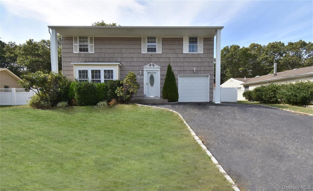 80 Burleigh Drive, Holbrook, NY 11741