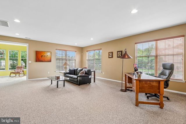 22 PORTOFINO DR, Hamilton, NJ 08691
