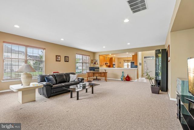 22 PORTOFINO DR, Hamilton, NJ 08691
