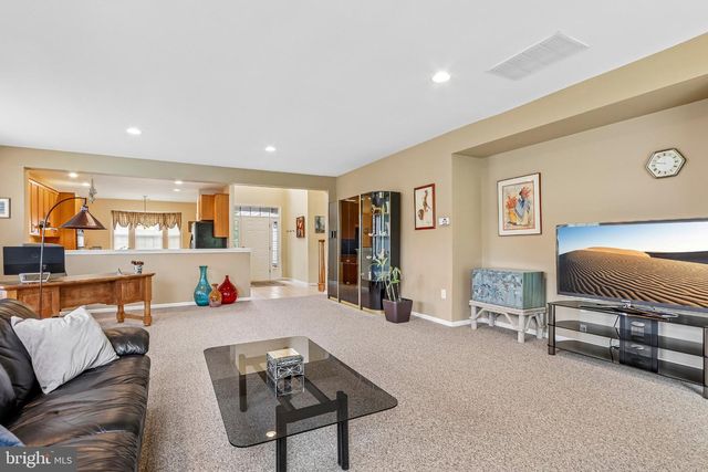 22 PORTOFINO DR, Hamilton, NJ 08691