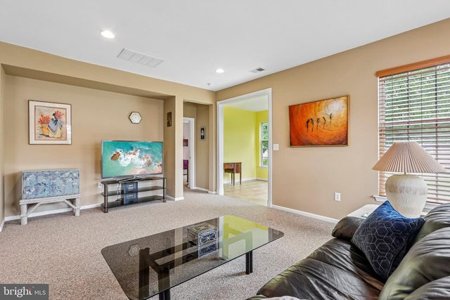 22 PORTOFINO DR, Hamilton, NJ 08691