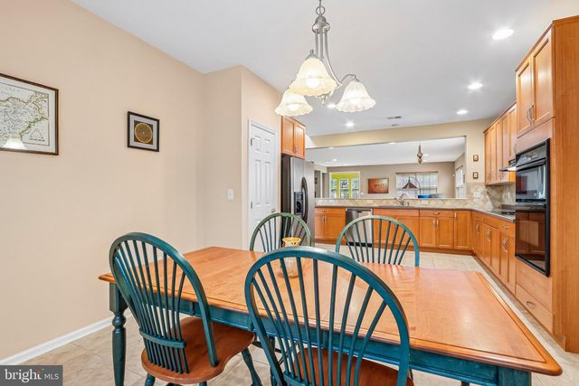 22 PORTOFINO DR, Hamilton, NJ 08691