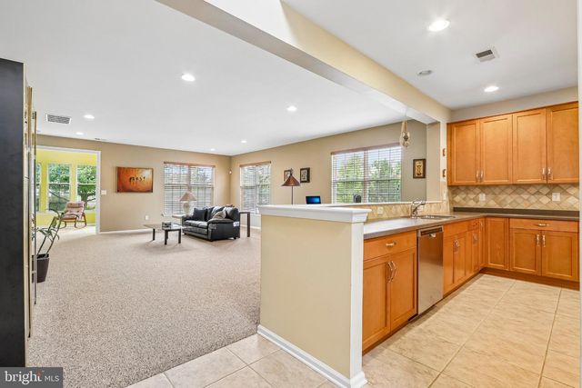 22 PORTOFINO DR, Hamilton, NJ 08691