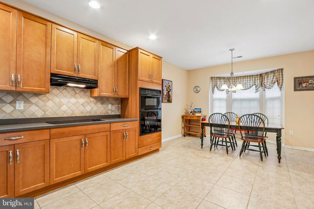 22 PORTOFINO DR, Hamilton, NJ 08691
