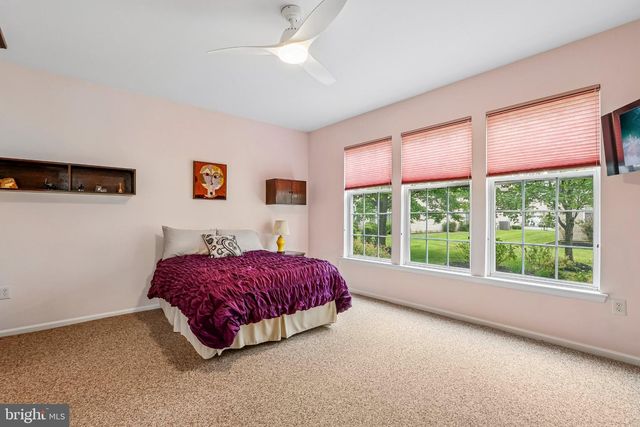 22 PORTOFINO DR, Hamilton, NJ 08691