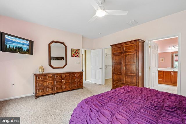22 PORTOFINO DR, Hamilton, NJ 08691