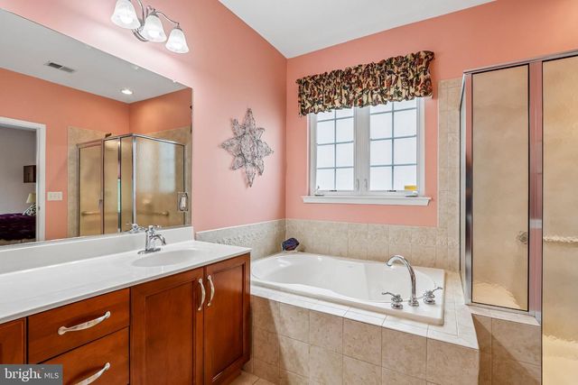22 PORTOFINO DR, Hamilton, NJ 08691