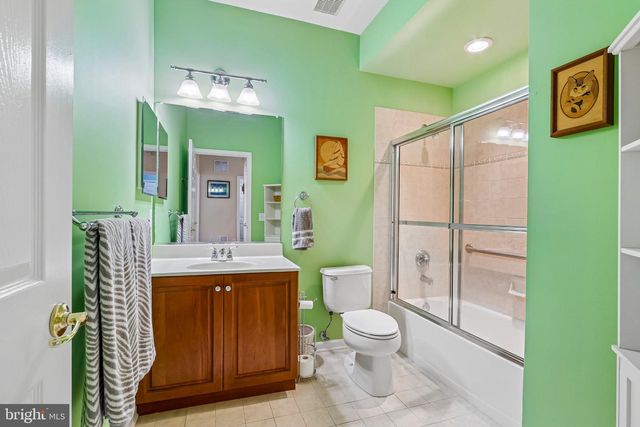 22 PORTOFINO DR, Hamilton, NJ 08691