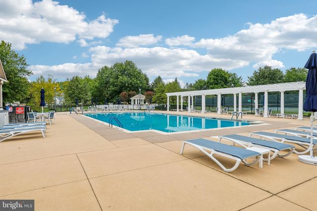 22 PORTOFINO DR, Hamilton, NJ 08691