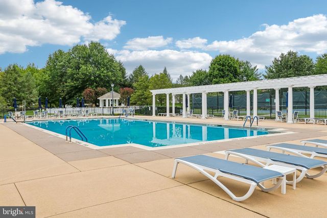 22 PORTOFINO DR, Hamilton, NJ 08691