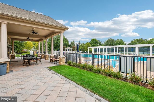 22 PORTOFINO DR, Hamilton, NJ 08691