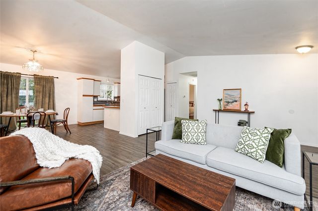 6185 Pacific Heights Drive, Ferndale, WA 98248