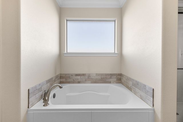 6911 Stetson Drive, Midland, TX 79705