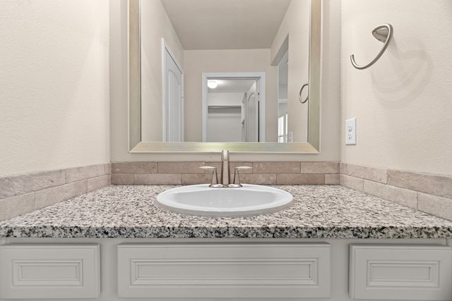 6911 Stetson Drive, Midland, TX 79705