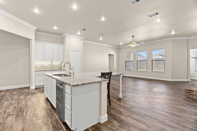 6911 Stetson Drive, Midland, TX 79705