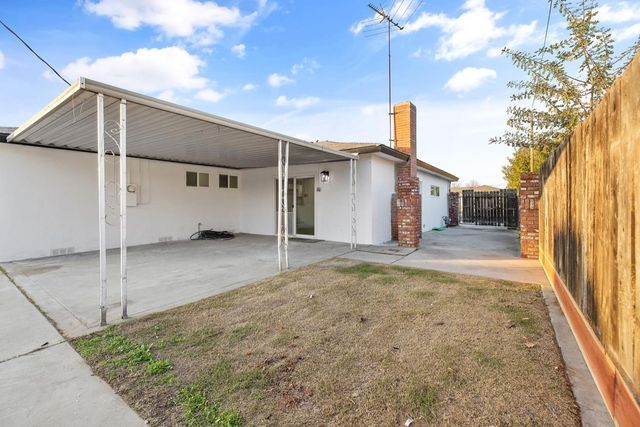 552 W Rialto Avenue, Clovis, CA 93612