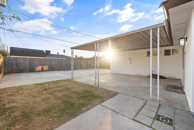 552 W Rialto Avenue, Clovis, CA 93612