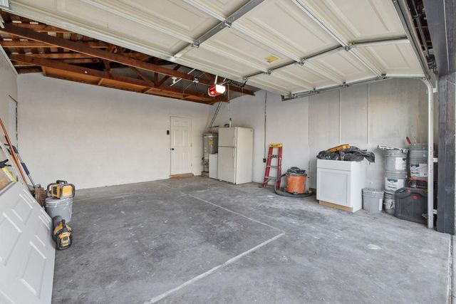 552 W Rialto Avenue, Clovis, CA 93612