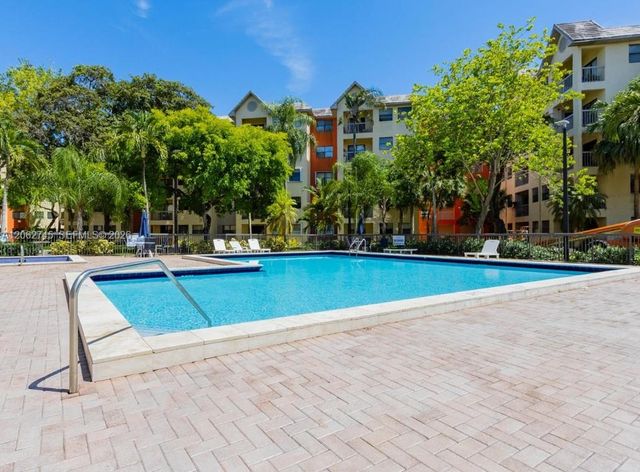 8100 Geneva Ct 137, Doral, FL 33166