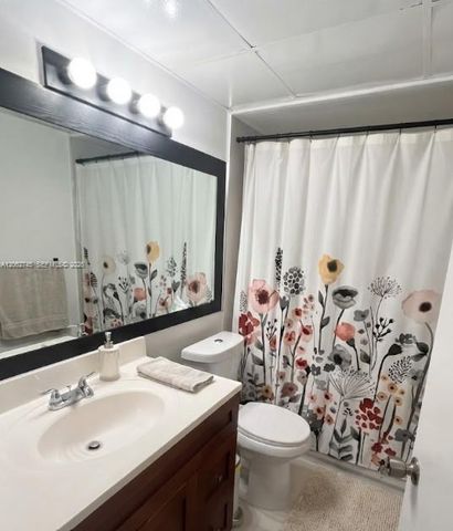 8100 Geneva Ct 137, Doral, FL 33166