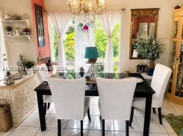 7551 SW 42nd Pl, Davie, FL 33314