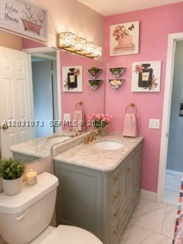 7551 SW 42nd Pl, Davie, FL 33314