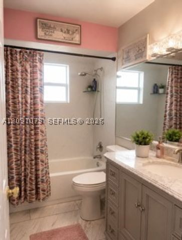 7551 SW 42nd Pl, Davie, FL 33314