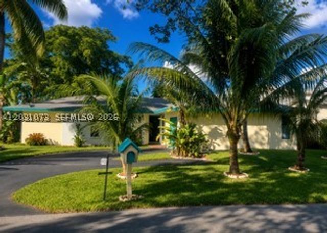 7551 SW 42nd Pl, Davie, FL 33314