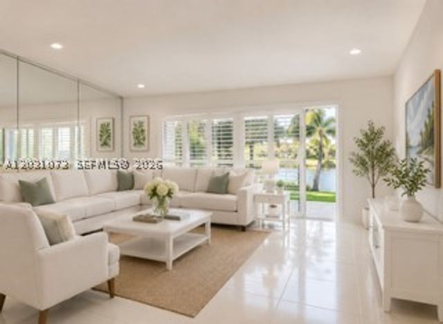 7551 SW 42nd Pl, Davie, FL 33314