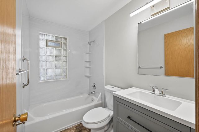 5200 Aldrich Avenue N, Minneapolis, MN 55430