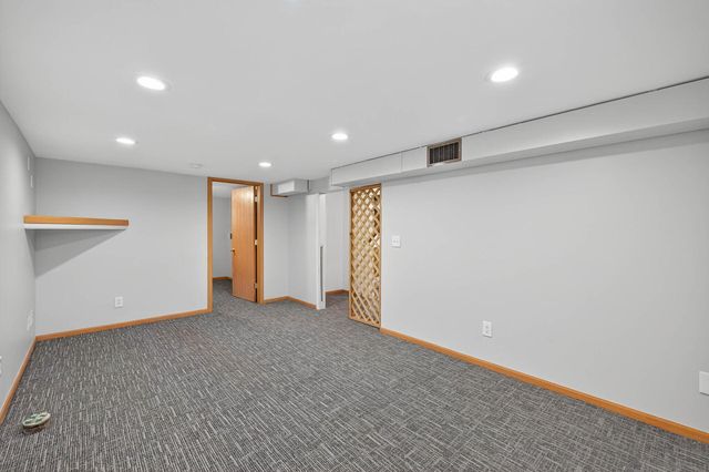 5200 Aldrich Avenue N, Minneapolis, MN 55430