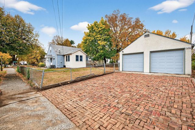 5200 Aldrich Avenue N, Minneapolis, MN 55430