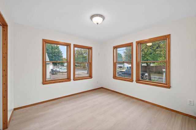 5200 Aldrich Avenue N, Minneapolis, MN 55430