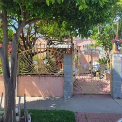 433 E 74th Street, Los Angeles, CA 90003