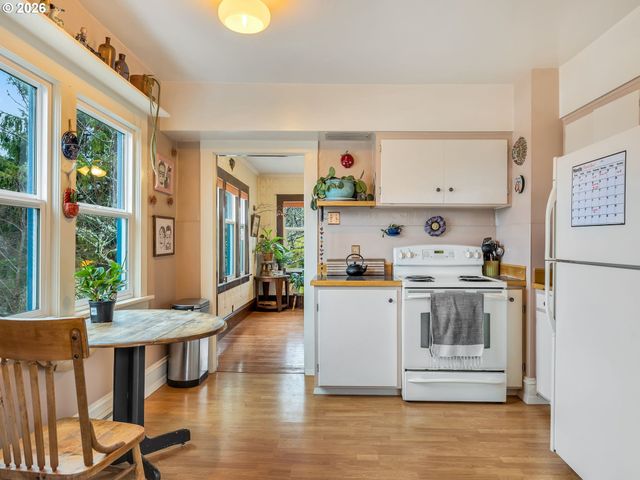 35210 ORCHARD Ln, Astoria, OR 97103