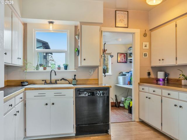 35210 ORCHARD Ln, Astoria, OR 97103