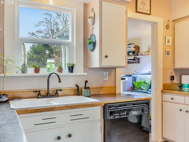 35210 ORCHARD Ln, Astoria, OR 97103