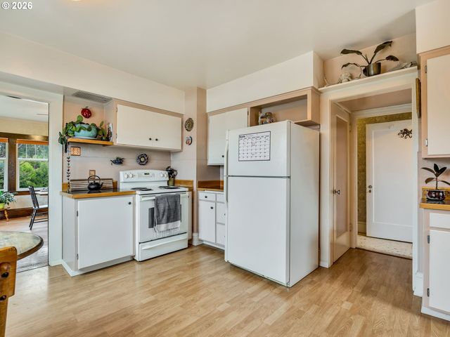 35210 ORCHARD Ln, Astoria, OR 97103