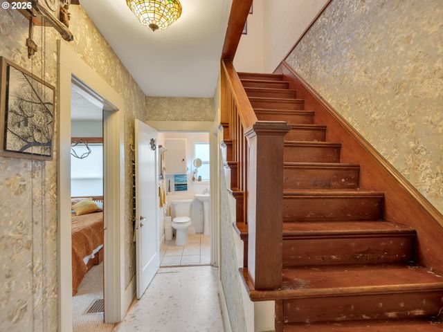 35210 ORCHARD Ln, Astoria, OR 97103