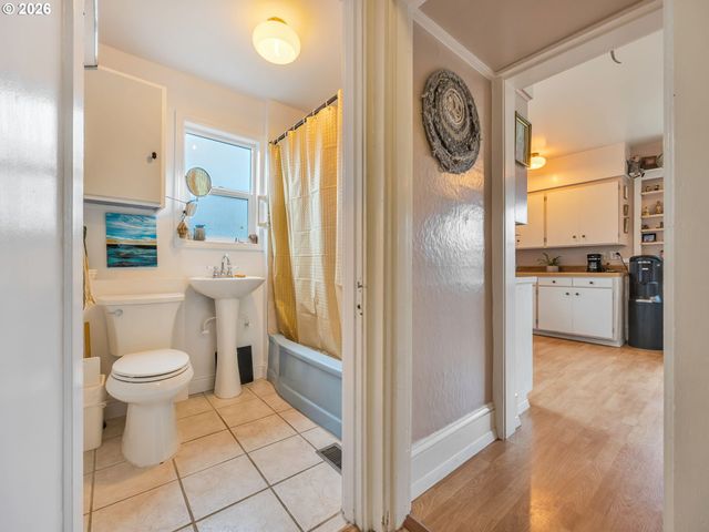 35210 ORCHARD Ln, Astoria, OR 97103